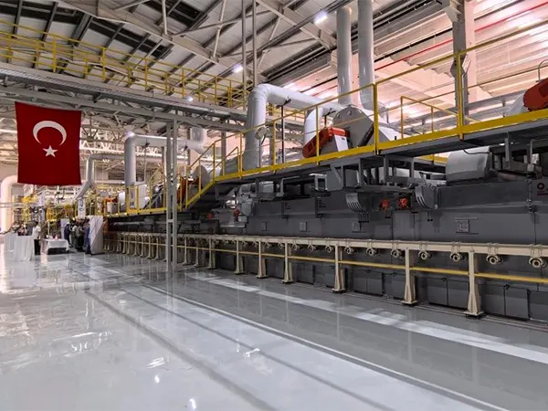 300t/d Ultra-Clear Rolled Photovoltaic Glass Production Line