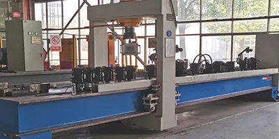 Fully automatic straightening machine